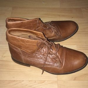 Brown leather Steve madden laced up booties